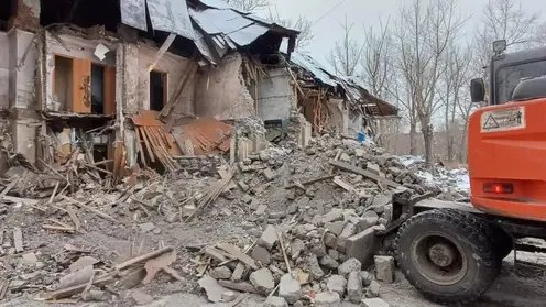 В Барнауле снесли очередной аварийный дом
