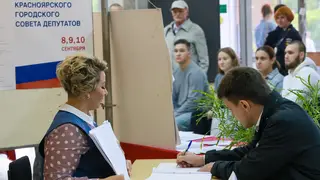 Руководитель Красноярского Михаил Котюков проголосовал на выборах