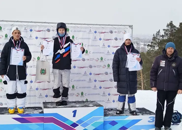Юный красноярец взял золото на соревнованиях по фристайлу в Томске