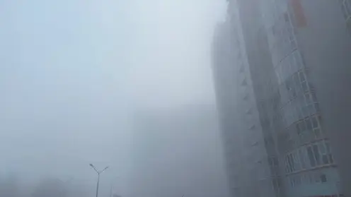 Утром Красноярск накрыл густой туман